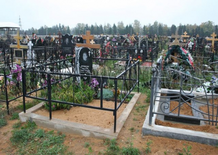 На Симферопольском кладбище заканчиваются свободные места