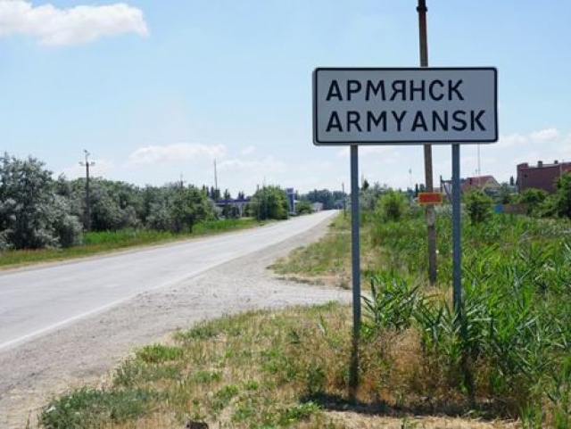 Население Армянска в панике от новых выбросов, а власти намерены запустить завод