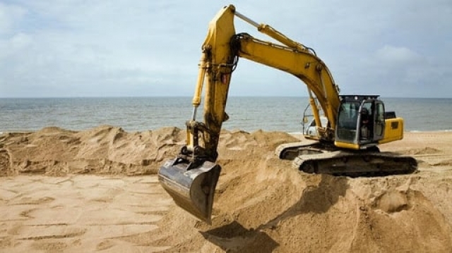 Суд приостановил добычу песка на Бакальской косе