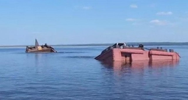 У крымских берегов затонула баржа с зерном, направлявшаяся в Краснодарский край