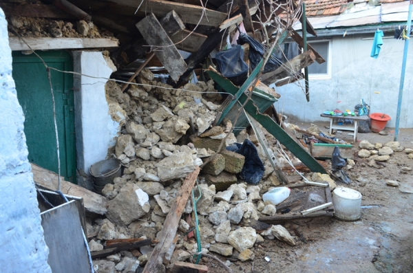 В Севастополе рушатся стены домов