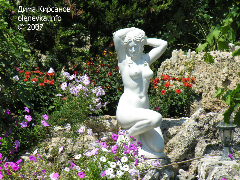 античная статуя женщины