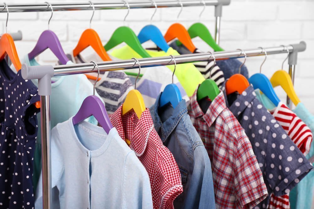 Как выбрать детскую одежду: полезные советы и рекомендации